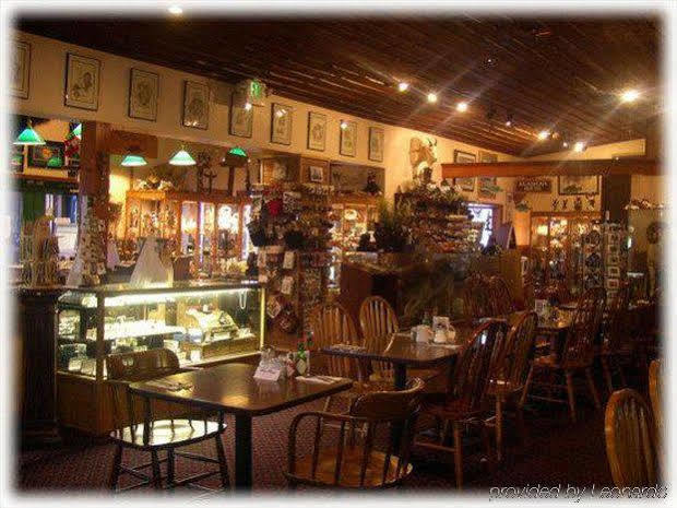 Totem Hotel And Suites Valdez Restaurant photo